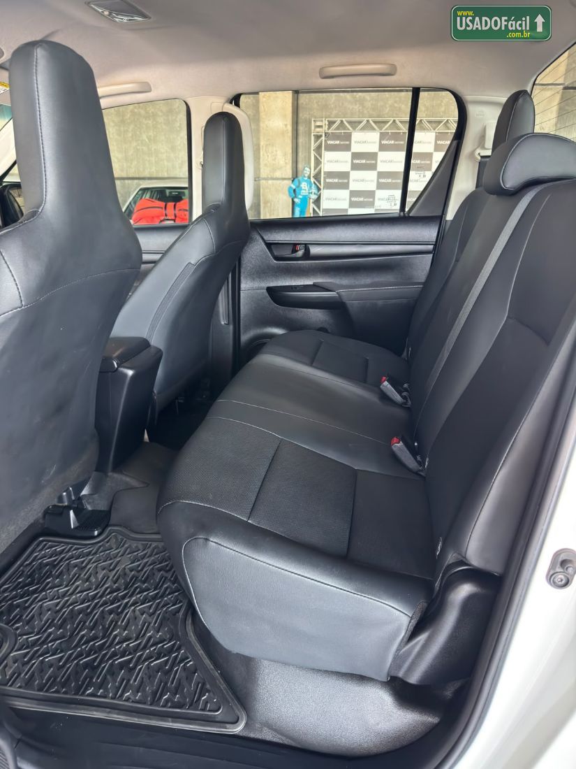 Toyota Hilux CD 2.8 4x4 Mecânico Diesel 2023/2023 — foto 11 de 17