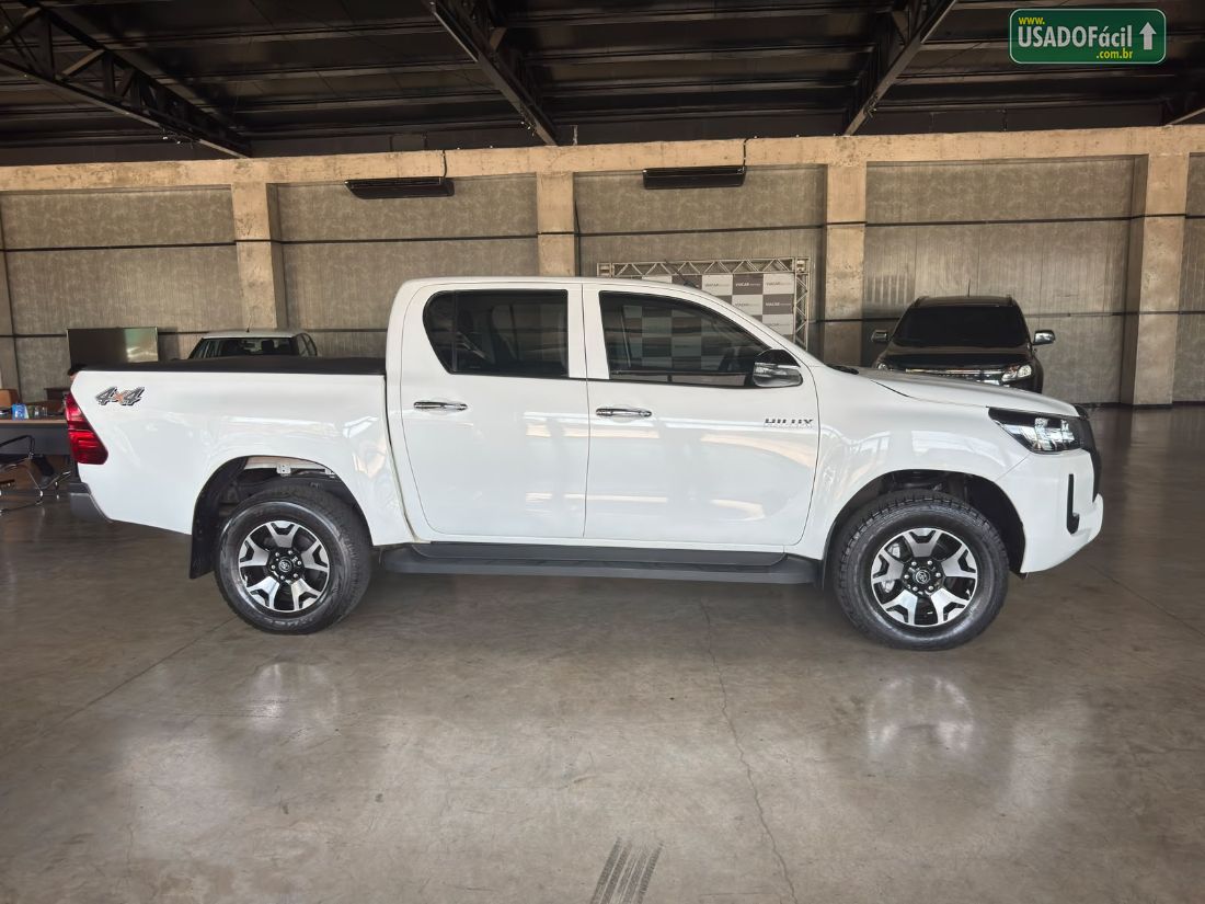 Toyota Hilux CD 2.8 4x4 Mecânico Diesel 2023/2023 — foto 6 de 17