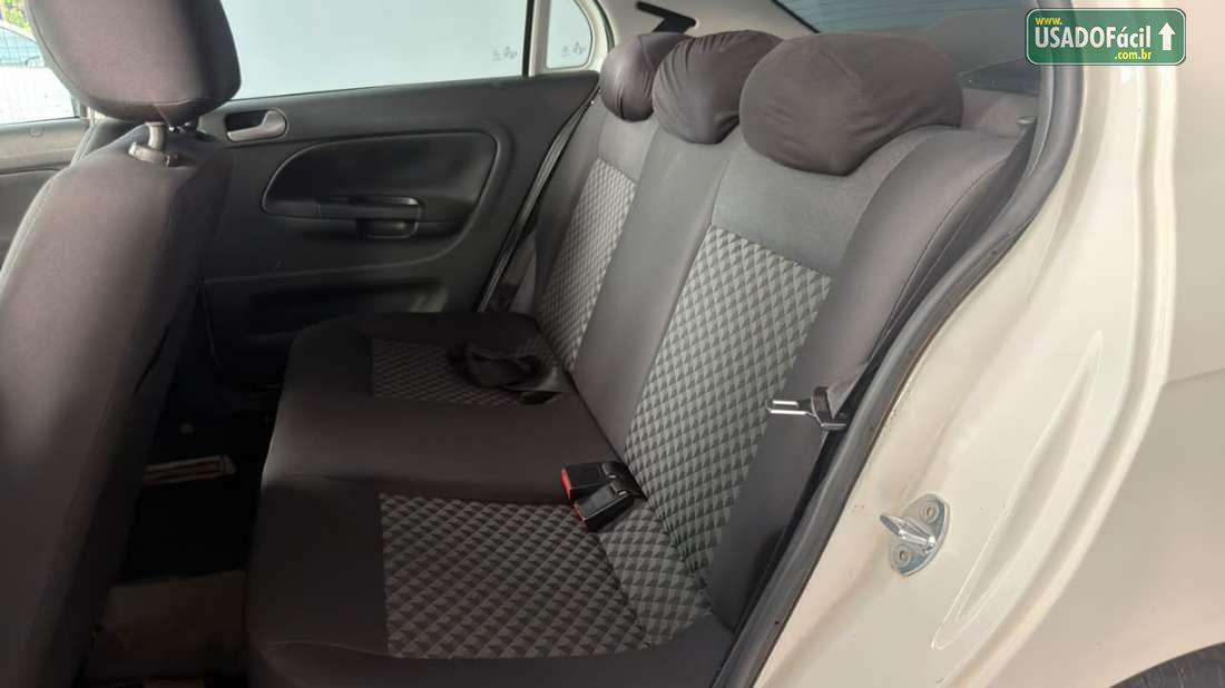 Volkswagen Voyage Comfortline 1.6 Total Flex 2015/2015 — foto 16 de 17