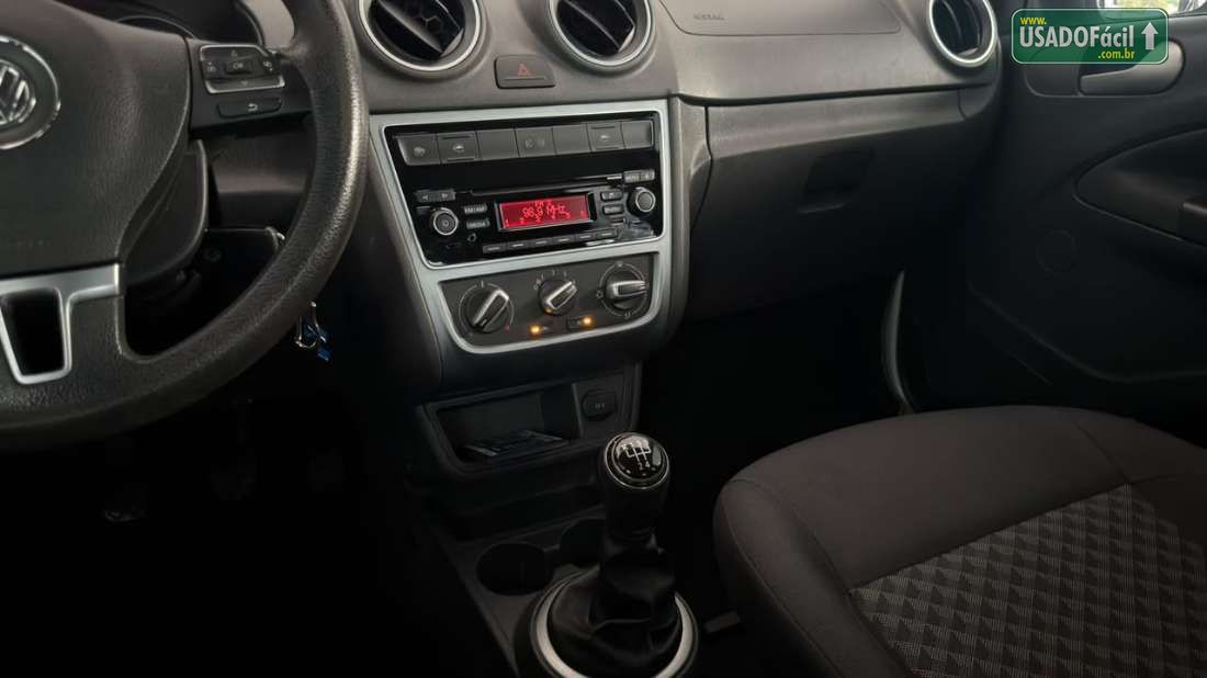 Volkswagen Voyage Comfortline 1.6 Total Flex 2015/2015 — foto 14 de 17