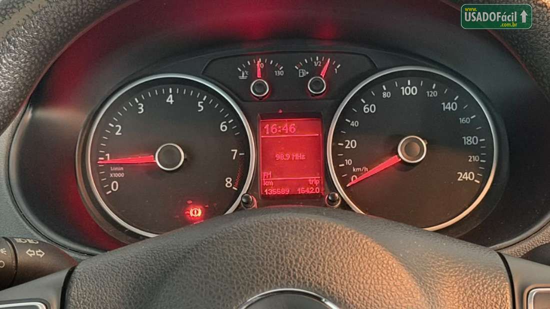 Volkswagen Voyage Comfortline 1.6 Total Flex 2015/2015 — foto 13 de 17