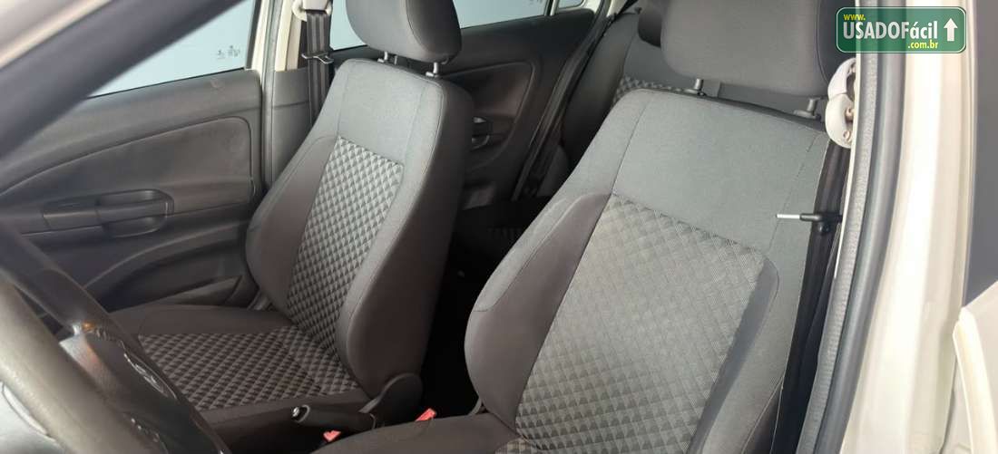 Volkswagen Voyage Comfortline 1.6 Total Flex 2015/2015 — foto 17 de 17