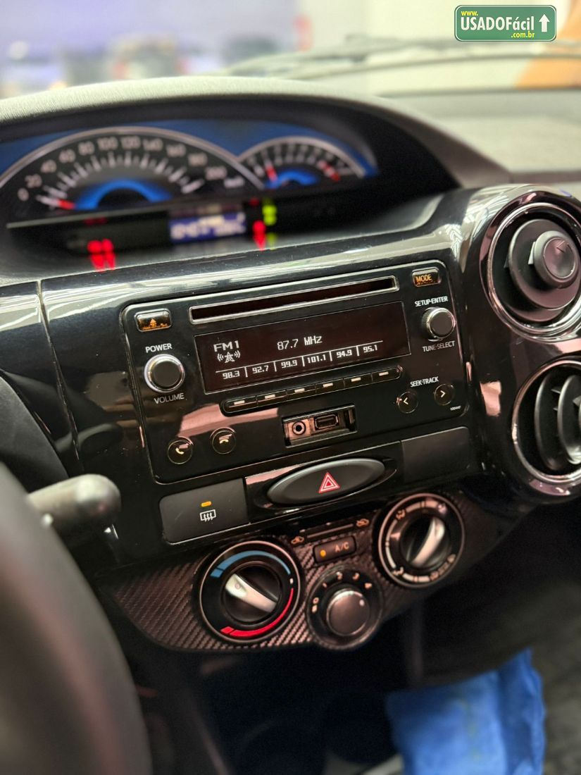 Toyota Etios Sedan XLS 1.5 Mecânico Flex 2014/2015 — foto 12 de 15