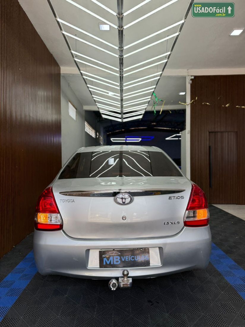 Toyota Etios Sedan XLS 1.5 Mecânico Flex 2014/2015 — foto 13 de 15