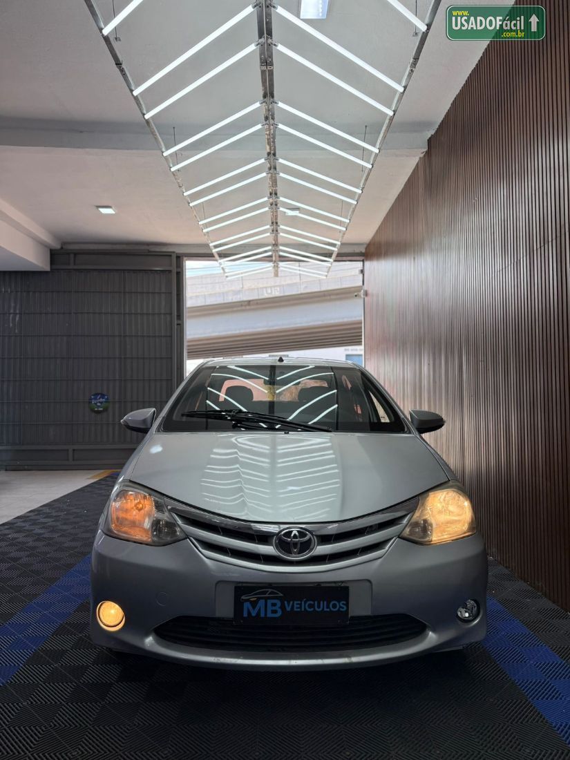 Toyota Etios Sedan XLS 1.5 Mecânico Flex 2014/2015 — foto 3 de 15