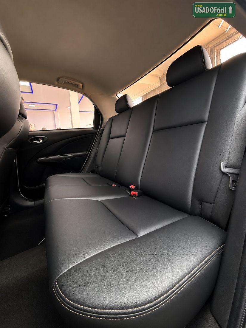 Toyota Etios Sedan XLS 1.5 Mecânico Flex 2014/2015 — foto 6 de 15