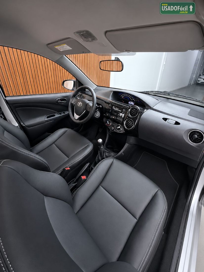 Toyota Etios Sedan XLS 1.5 Mecânico Flex 2014/2015 — foto 9 de 15