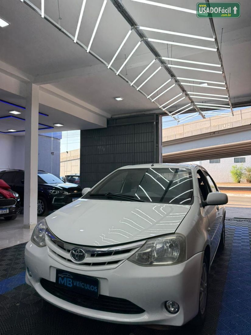 Toyota Etios Sedan XLS 1.5 Mecânico Flex 2013/2013 — foto 4 de 14