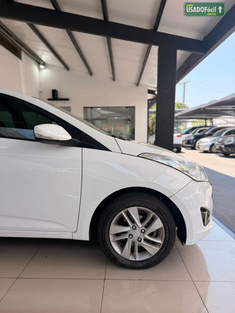 Hyundai HB20S Sedan Premium 1.6 Automático Flex 2013/2014 — foto 5 de 17