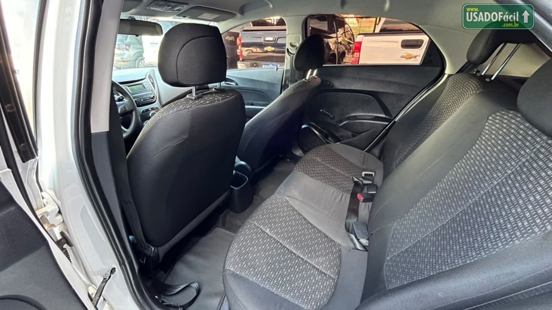 Hyundai HB20 Hatch Unique 1.0 Mecânico Flex 2018/2019 — foto 17 de 18