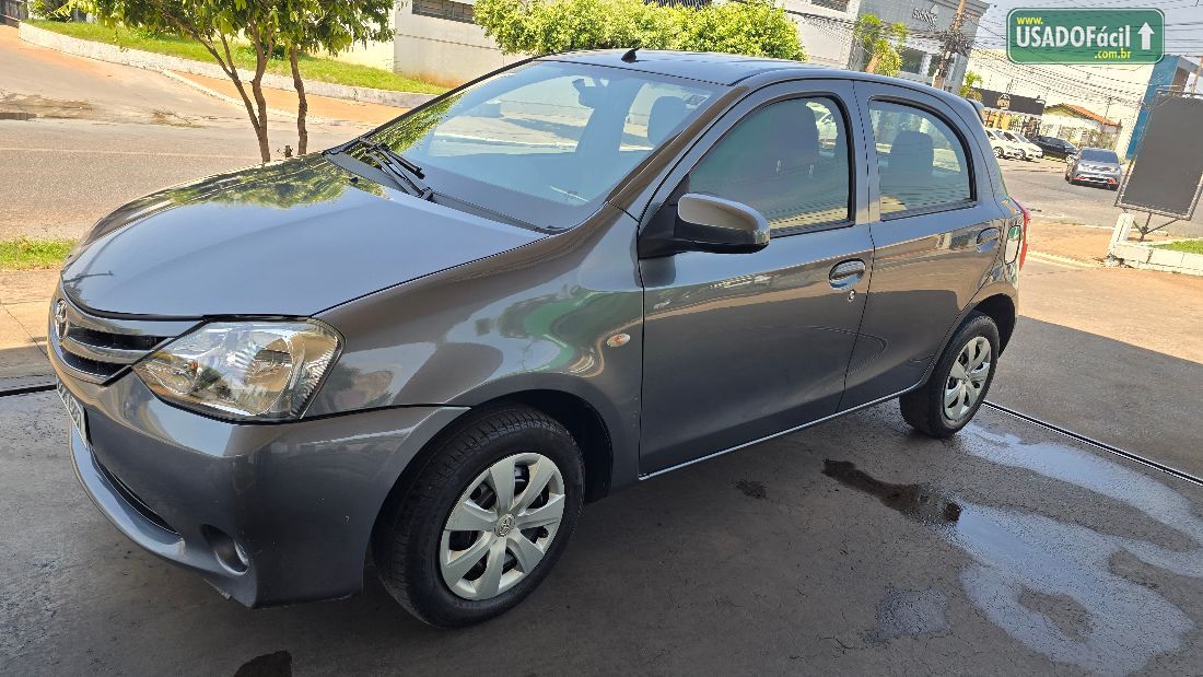 Toyota Etios Hatch X 1.3 Mecânico Flex 2014/2014 — foto 2 de 9