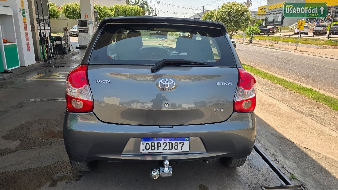 Toyota Etios Hatch X 1.3 Mecânico Flex 2014/2014 — foto 3 de 9