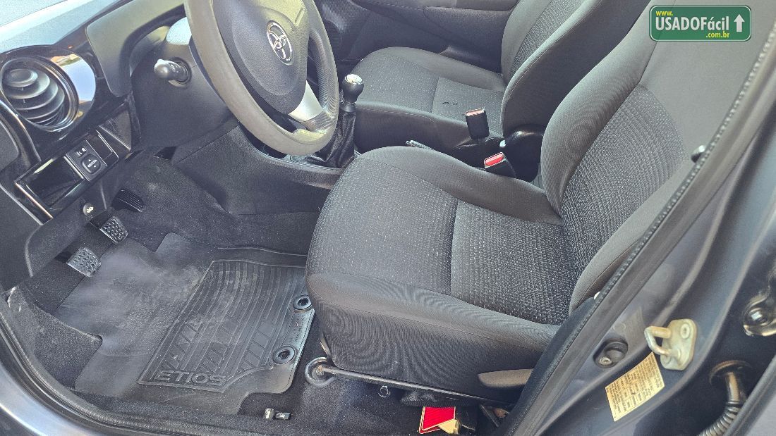 Toyota Etios Hatch X 1.3 Mecânico Flex 2014/2014 — foto 7 de 9