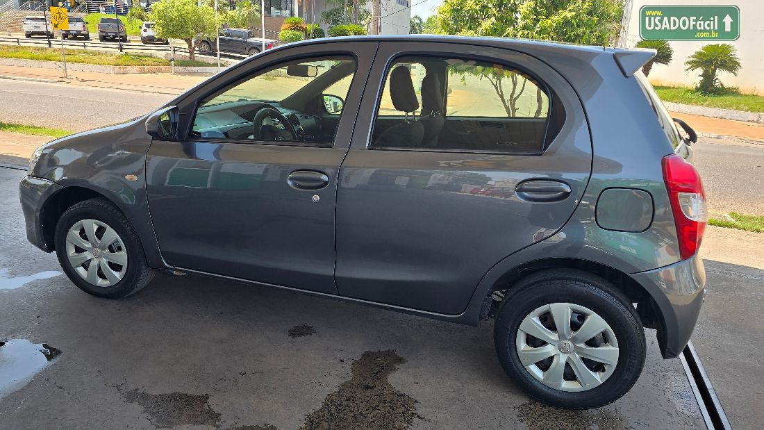Toyota Etios Hatch X 1.3 Mecânico Flex 2014/2014 — foto 8 de 9