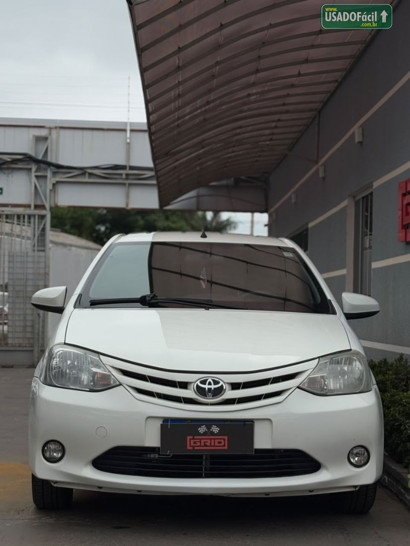 Toyota Etios Hatch 1.3 Mecânico Flex 2014/2014 — foto 5 de 17