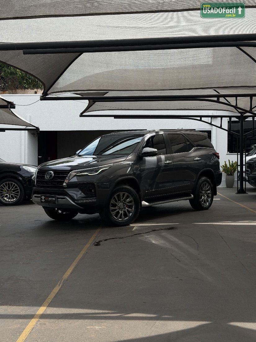 Toyota Hilux SW4 SRX 2.8 4x4 TDI Automático Diesel