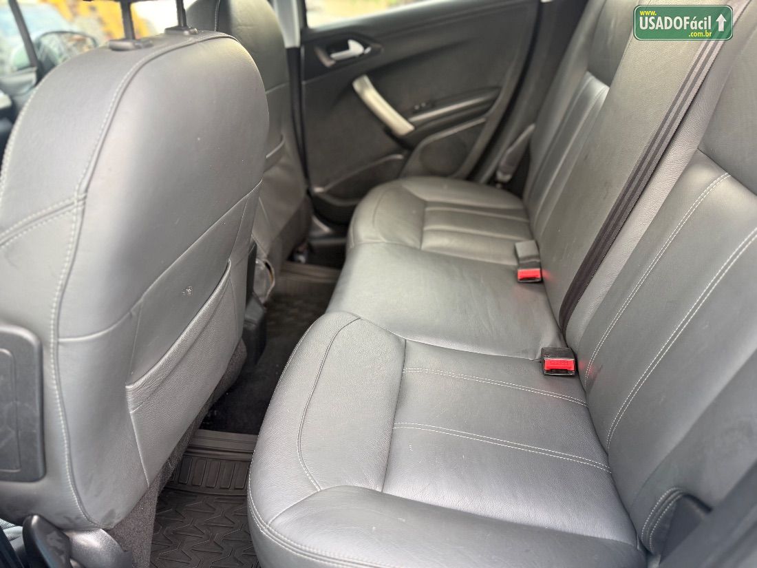 Peugeot Peugeot 2008 Allure 1.6 Automático Flex 2016/2017 — foto 8 de 13