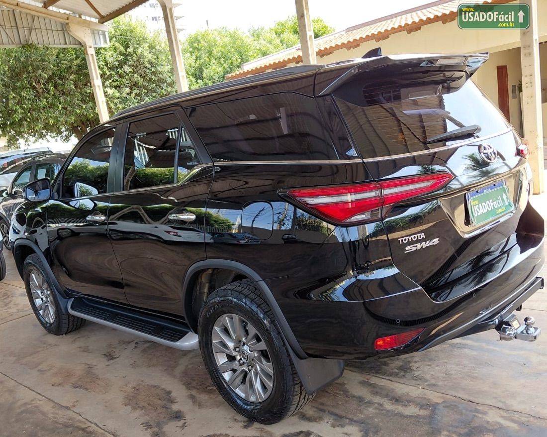 Toyota Hilux SW4 SRX 2.8 4x4 TDI Automático Diesel 2023/2024 — foto 3 de 10
