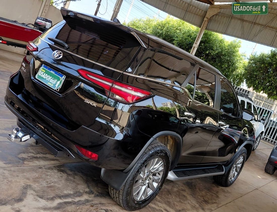Toyota Hilux SW4 SRX 2.8 4x4 TDI Automático Diesel 2023/2024 — foto 4 de 10