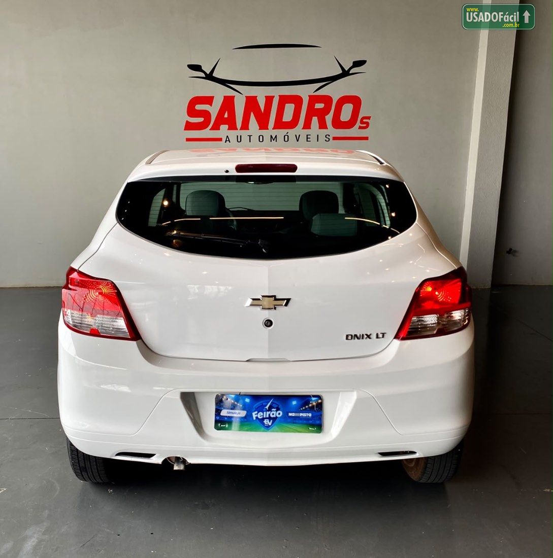 CHEVROLET/GM Onix Hatch LT 1.0 Mecânico Flex 2015/2016 — foto 11 de 35