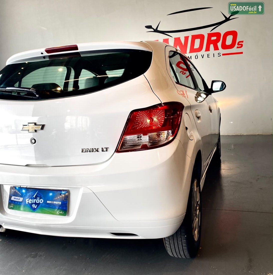 CHEVROLET/GM Onix Hatch LT 1.0 Mecânico Flex 2015/2016 — foto 12 de 35