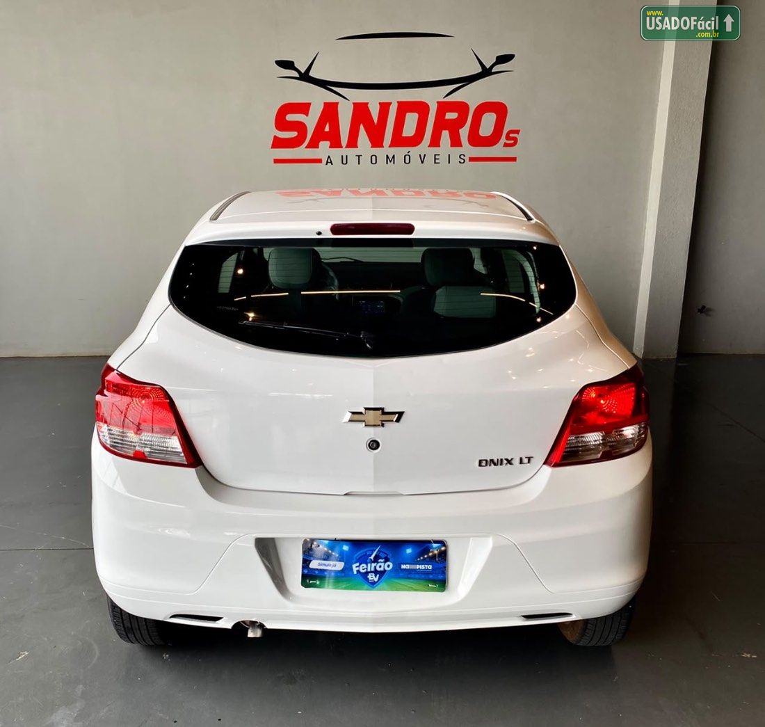 CHEVROLET/GM Onix Hatch LT 1.0 Mecânico Flex 2015/2016 — foto 14 de 35