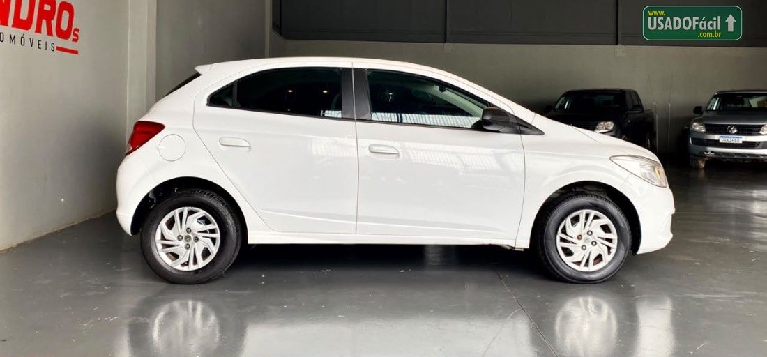CHEVROLET/GM Onix Hatch LT 1.0 Mecânico Flex 2015/2016 — foto 24 de 35