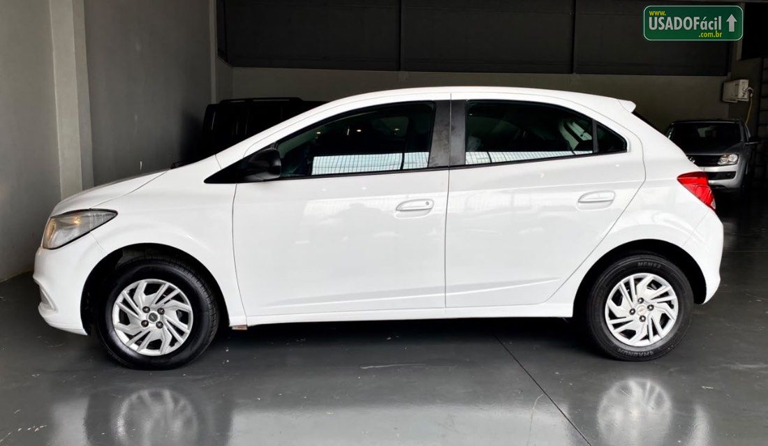 CHEVROLET/GM Onix Hatch LT 1.0 Mecânico Flex 2015/2016 — foto 8 de 35