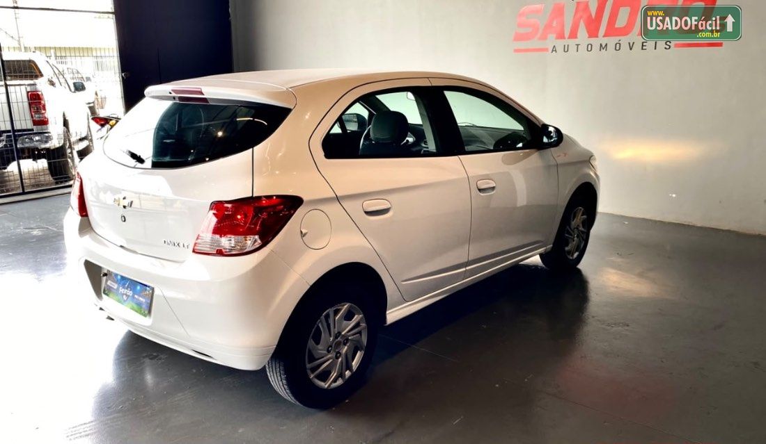 CHEVROLET/GM Onix Hatch LT 1.0 Mecânico Flex 2015/2016 — foto 9 de 35