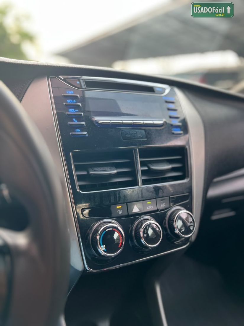 Toyota Yaris Hatch XL 1.3 Automático Flex 2018/2019 — foto 10 de 14