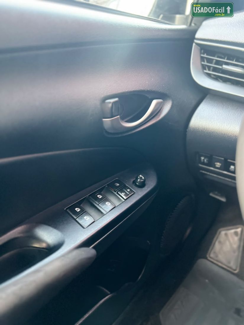 Toyota Yaris Hatch XL 1.3 Automático Flex 2018/2019 — foto 12 de 14