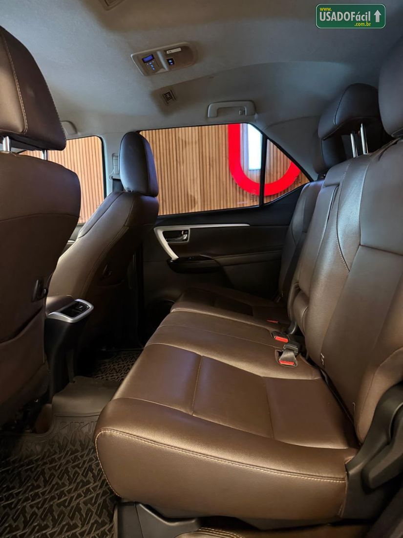 Toyota Hilux SW4 SRX 2.8 4x4 TDI Automático Diesel 2019/2019 — foto 12 de 20
