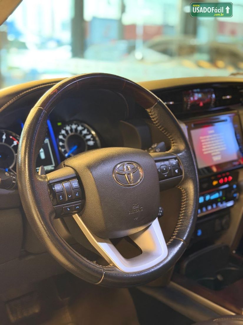 Toyota Hilux SW4 SRX 2.8 4x4 TDI Automático Diesel 2019/2019 — foto 13 de 20