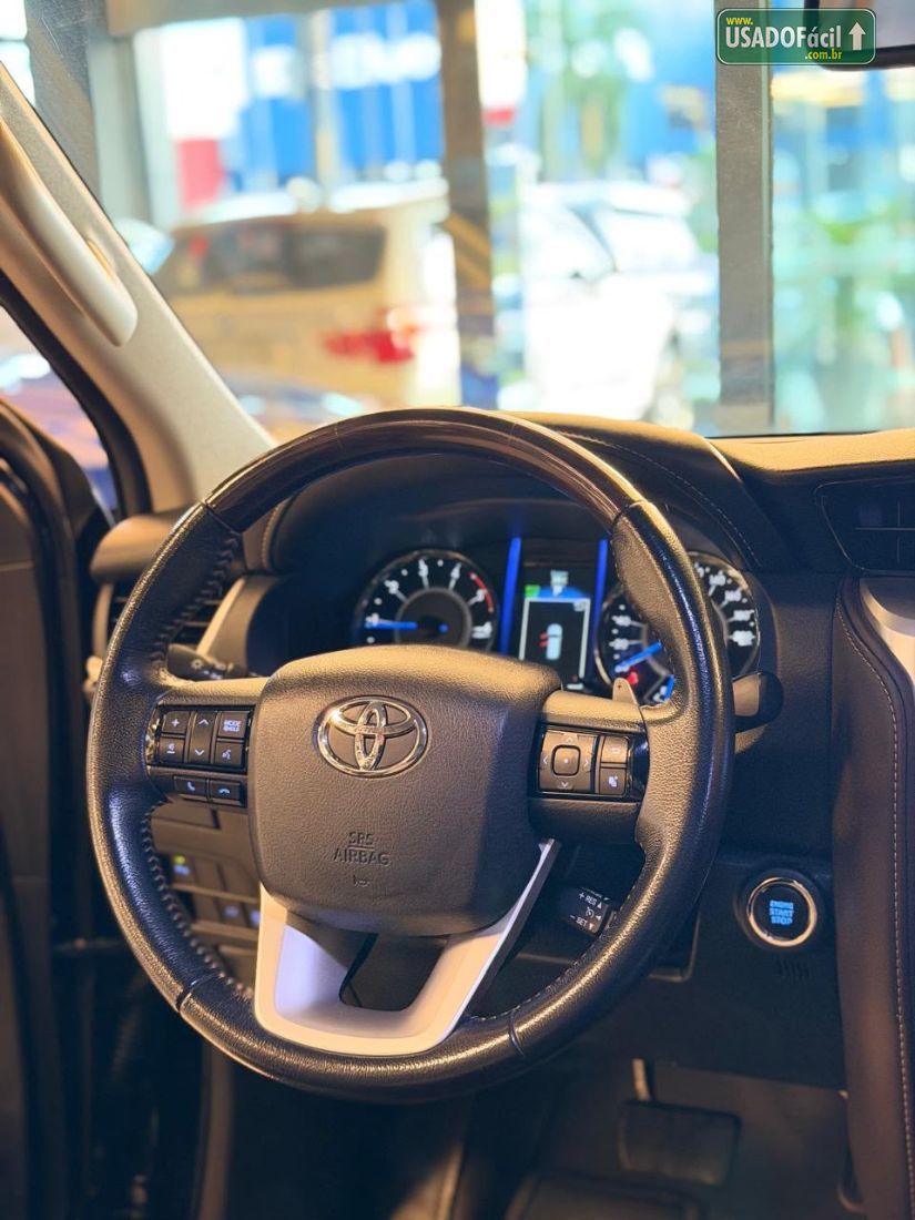 Toyota Hilux SW4 SRX 2.8 4x4 TDI Automático Diesel 2019/2019 — foto 14 de 20