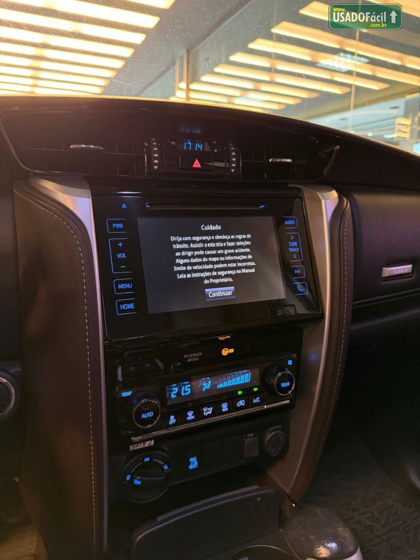 Toyota Hilux SW4 SRX 2.8 4x4 TDI Automático Diesel 2019/2019 — foto 19 de 20