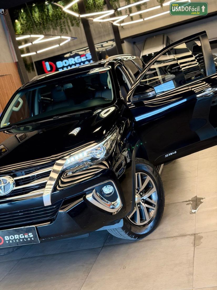 Toyota Hilux SW4 SRX 2.8 4x4 TDI Automático Diesel 2019/2019 — foto 8 de 20