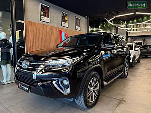Toyota Hilux SW4 SRX 2.8 4x4 TDI Automático Diesel