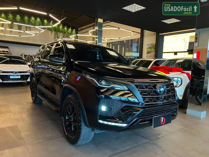 Toyota Hilux SRX CD 2.8 4x4 TDI Automático Diesel 2023/2024 — foto 3 de 16