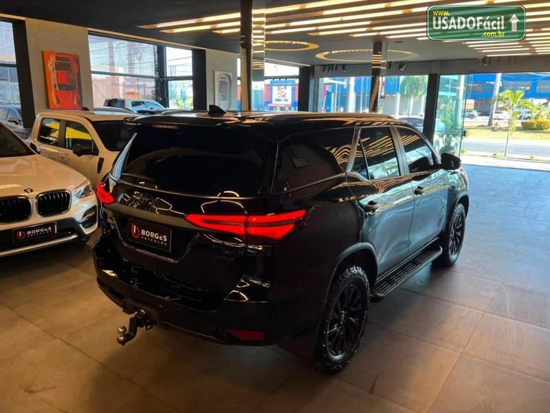 Toyota Hilux SRX CD 2.8 4x4 TDI Automático Diesel 2023/2024 — foto 5 de 16