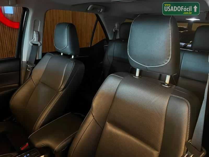 Toyota Hilux SRX CD 2.8 4x4 TDI Automático Diesel 2023/2024 — foto 9 de 16