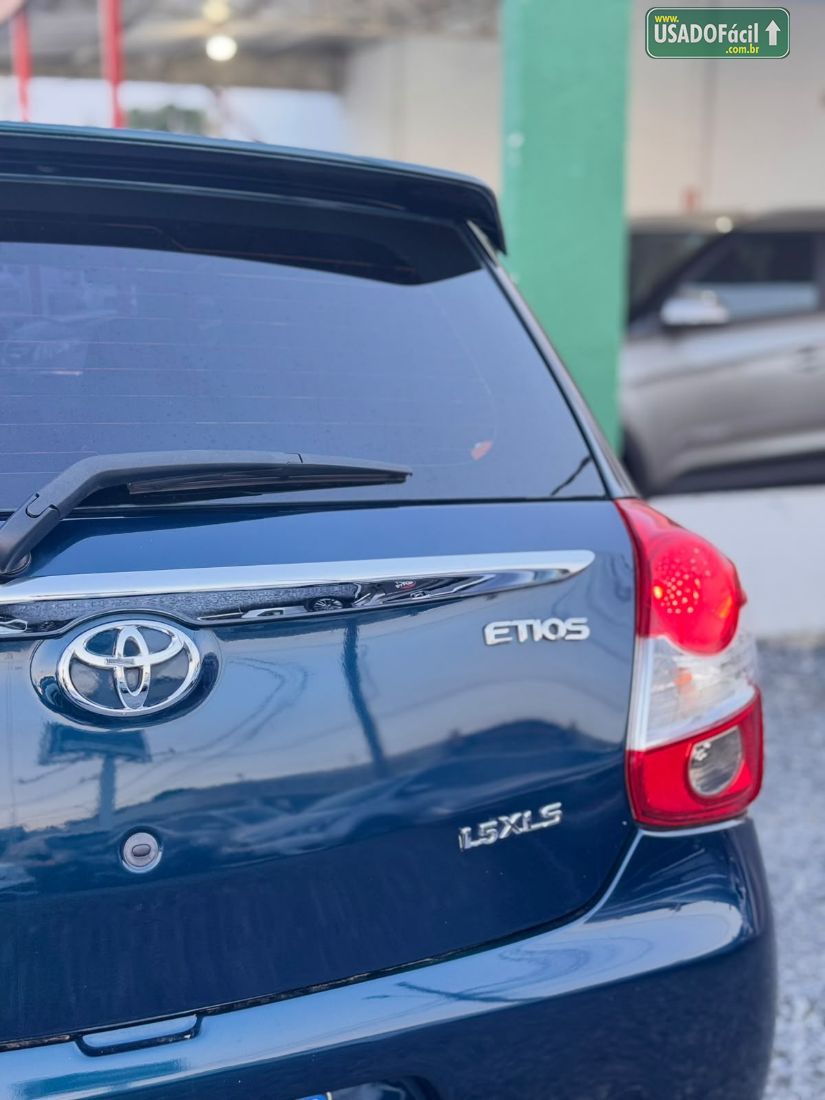 Toyota Etios Hatch XLS 1.5 Automático Flex 2016/2017 — foto 5 de 10