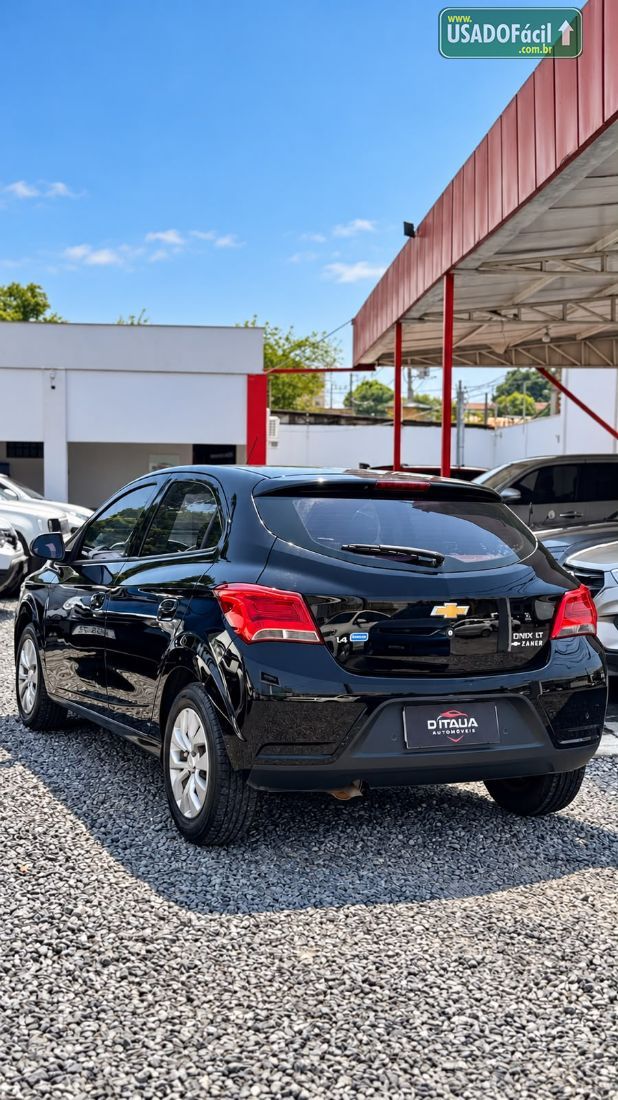 CHEVROLET/GM Onix Hatch LT 1.4 Mecânico Flex 2016/2017 — foto 5 de 10