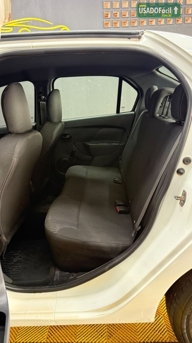 Renault Logan Life 1.0 Mecânico Flex 2020/2021 — foto 10 de 13