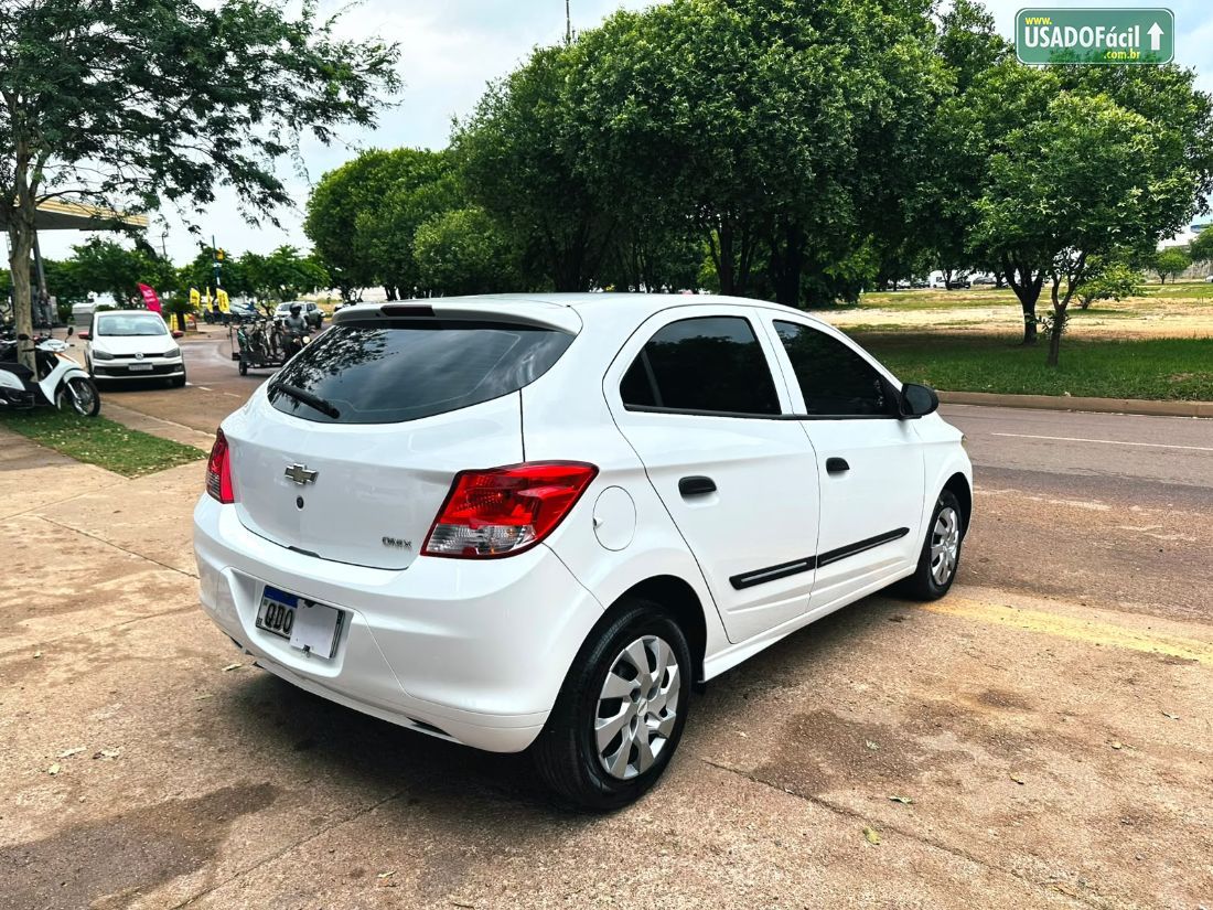 CHEVROLET/GM Onix Hatch LS 1.0 Mecânico Flex 2015/2016 — foto 16 de 17