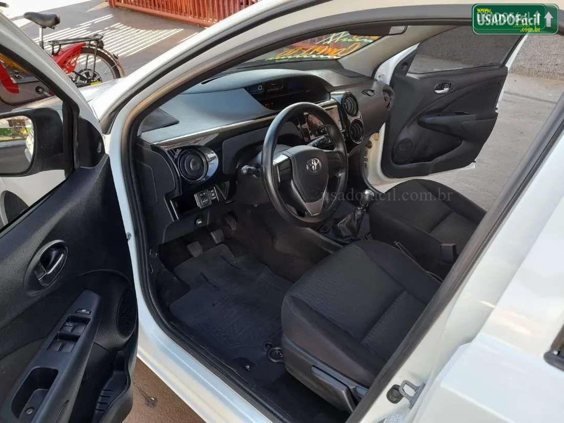 TOYOTA Etios Hatch X 1.3 Mecânico Flex 2017/2018 — foto 11 de 15