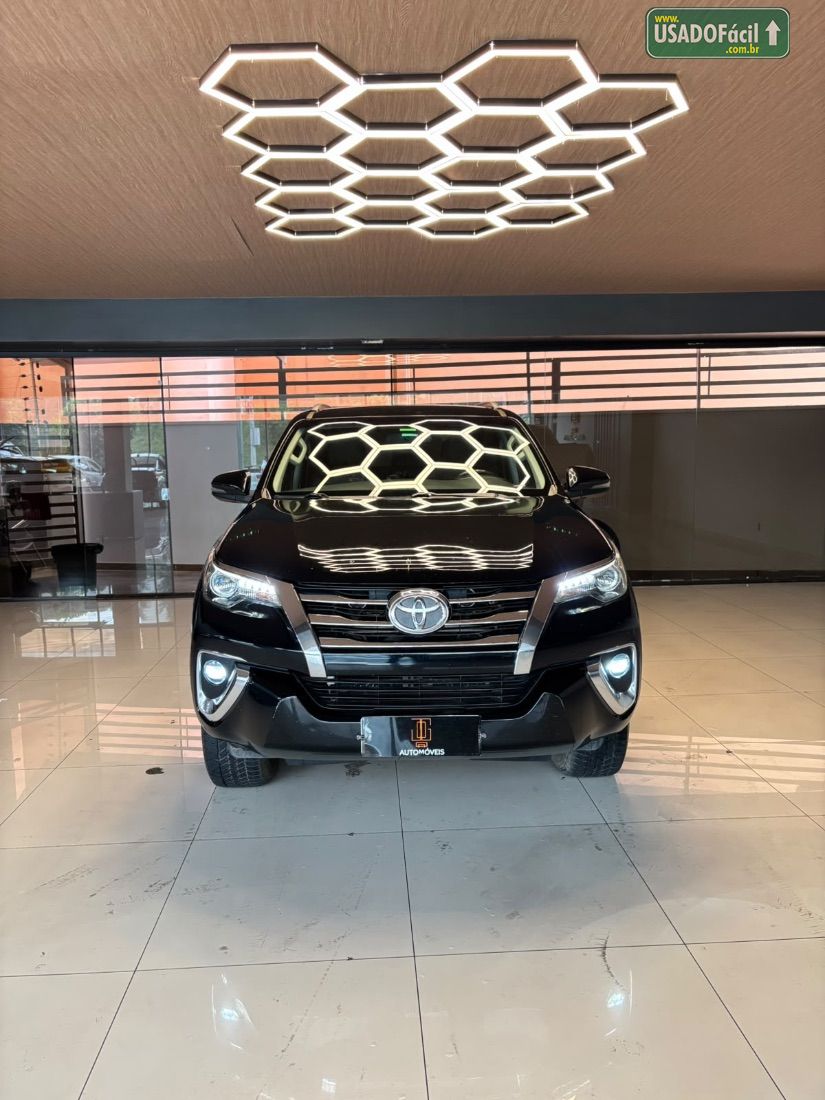 Toyota Hilux SW4 SRX 2.8 4x4 TDI Automático Diesel 2019/2020 — foto 2 de 11