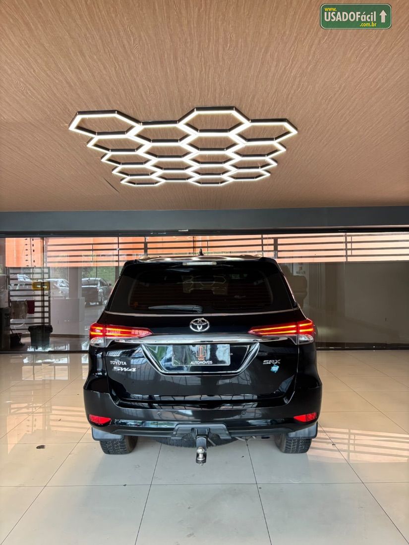 Toyota Hilux SW4 SRX 2.8 4x4 TDI Automático Diesel 2019/2020 — foto 5 de 11