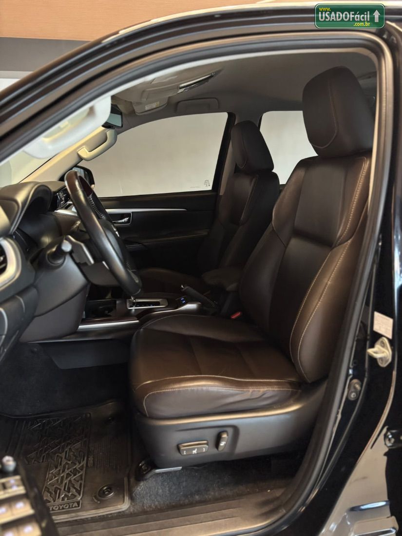Toyota Hilux SW4 SRX 2.8 4x4 TDI Automático Diesel 2019/2020 — foto 7 de 11