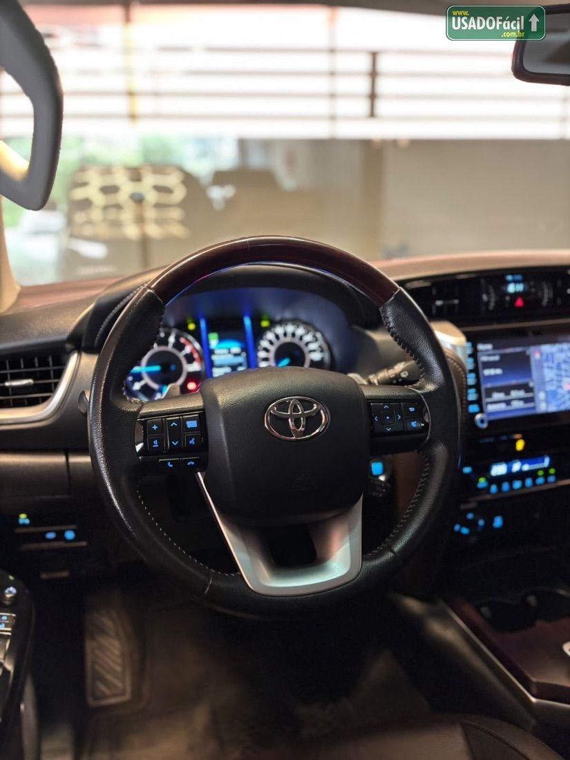 Toyota Hilux SW4 SRX 2.8 4x4 TDI Automático Diesel 2019/2020 — foto 9 de 11
