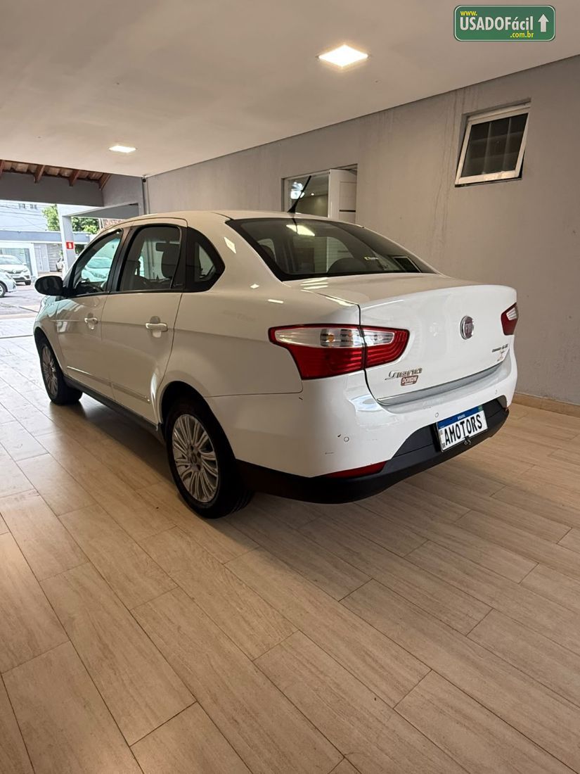 Fiat Grand Siena Essence 1.6 Flex 2015/2015 — foto 16 de 19